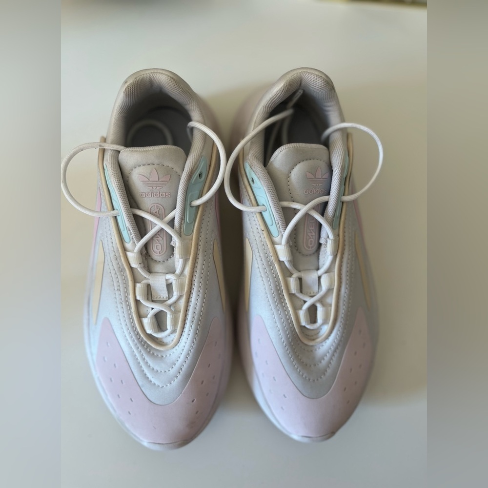 Ozelia Adidas Sneakers Pastels Size 5